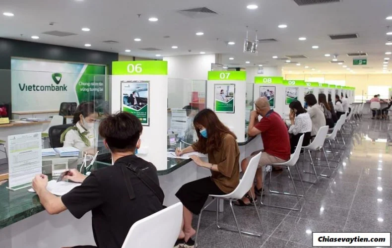 Thực hiện sao kê tại quầy ngân hàng Vietcombank